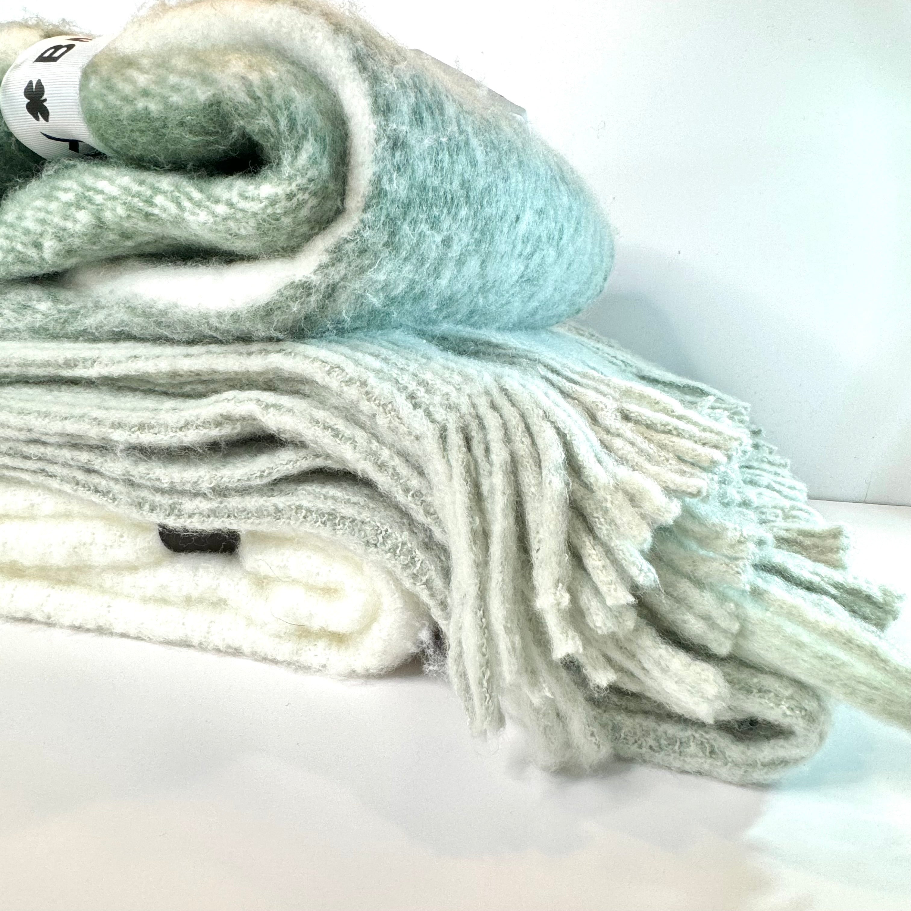 Honey & Lilah Oversized Knitted Throw